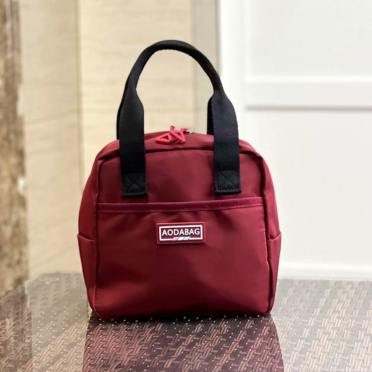 Niche Korean Colorblock Water-Repellent Tote: Versatile Women's Lunch, Work & Mommy Bag