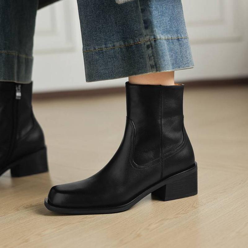 Autumn and winter women's leather boots genuine leather large size women's boots medium heel versatile round head Martin boots new cowhide m