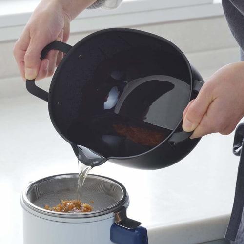 Yoshikawa Aikata Jernfrityrkoker, Oval, Induksjons- og Gasskompatibel, Tsubame-Sanjo, med Praktisk Hellekant, PD3023