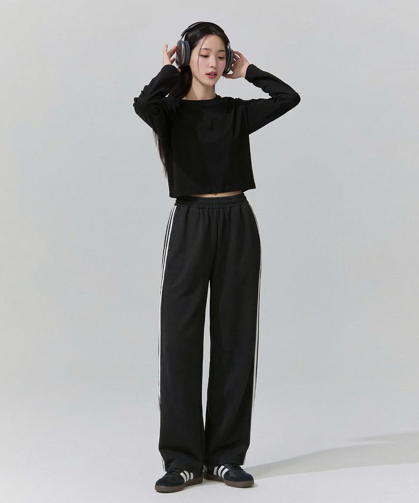 Beullaegmonseuteopis Lee Sun Wide Training Pants (Black) / Bm260226