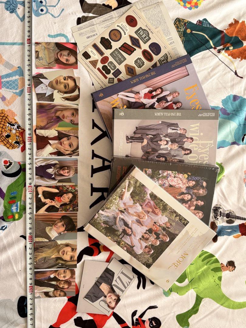 

[Б/У] K-POP альбом набор с фотокарточкой TWICE Сасана Цзыюй фотокнига