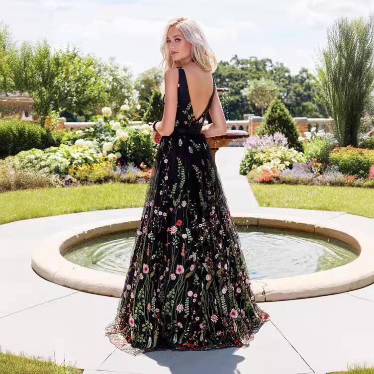 Sexy Deep V Sleeveless Embroidered Ball Gown with Slim Backless Design