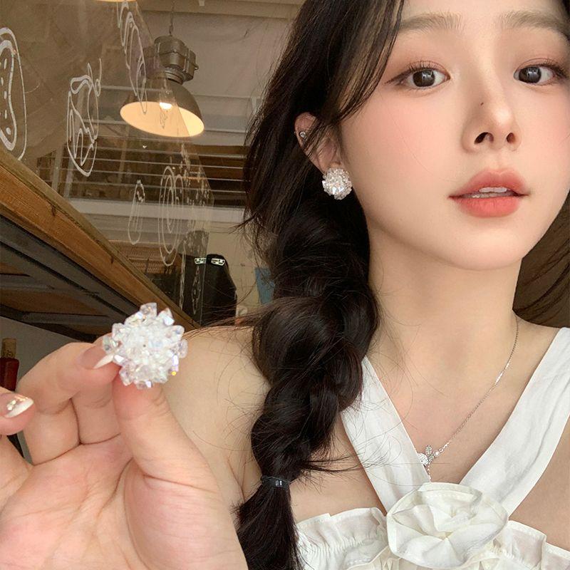 

Summer Clear Crystal Hydrangea Beaded Earrings for Women Light Luxury Minority Fancy Earrings Elegant Generous Earrings 925 Silver Needle-Glacier White Pair