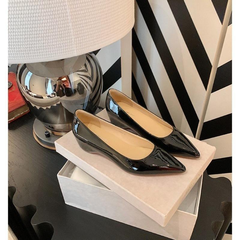 

Sexy temperament red high heels 3.5cm inner height increase classic pointed low heel shallow mouth single shoes women commuting 35 чёрный