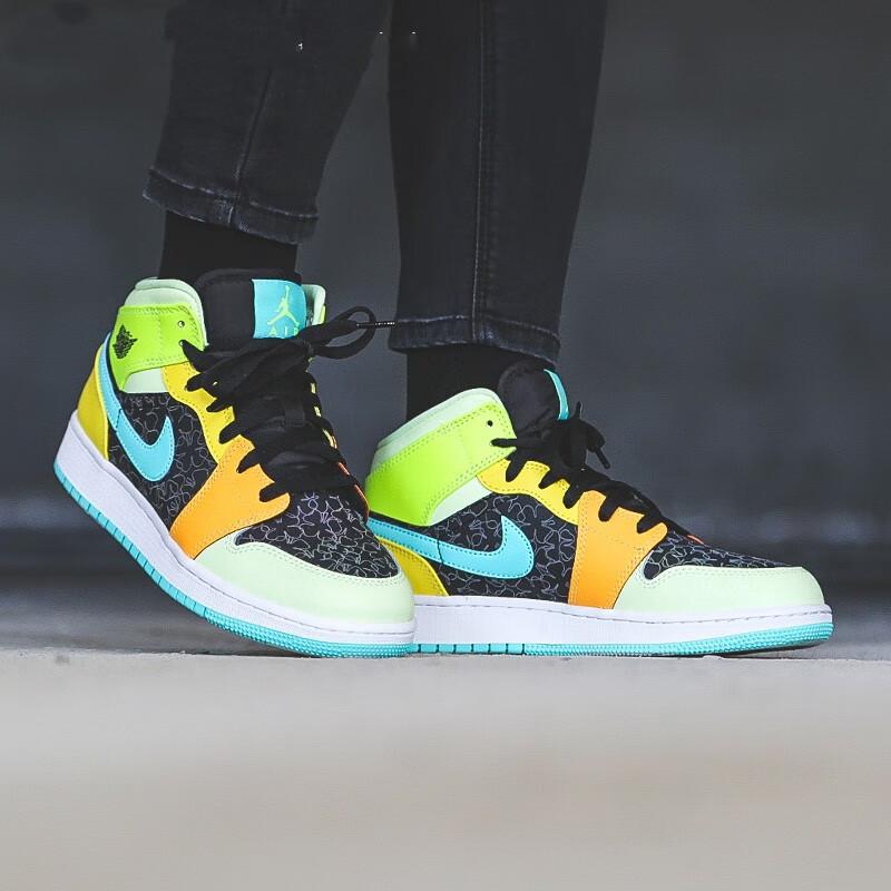 Jordan 1 Mid SE Aurora Green GS BQ6931-037