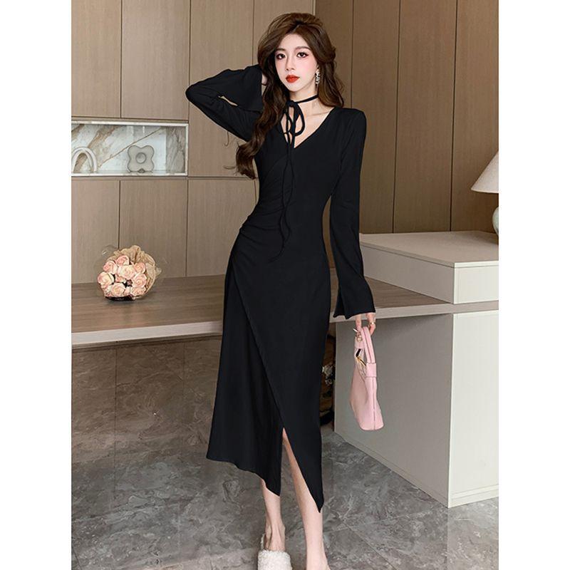 French Sexy Hot Girl V-neck Long-sleeve Dress for Women, New Winter Slimming Inner Layer, A-line Long Skirt