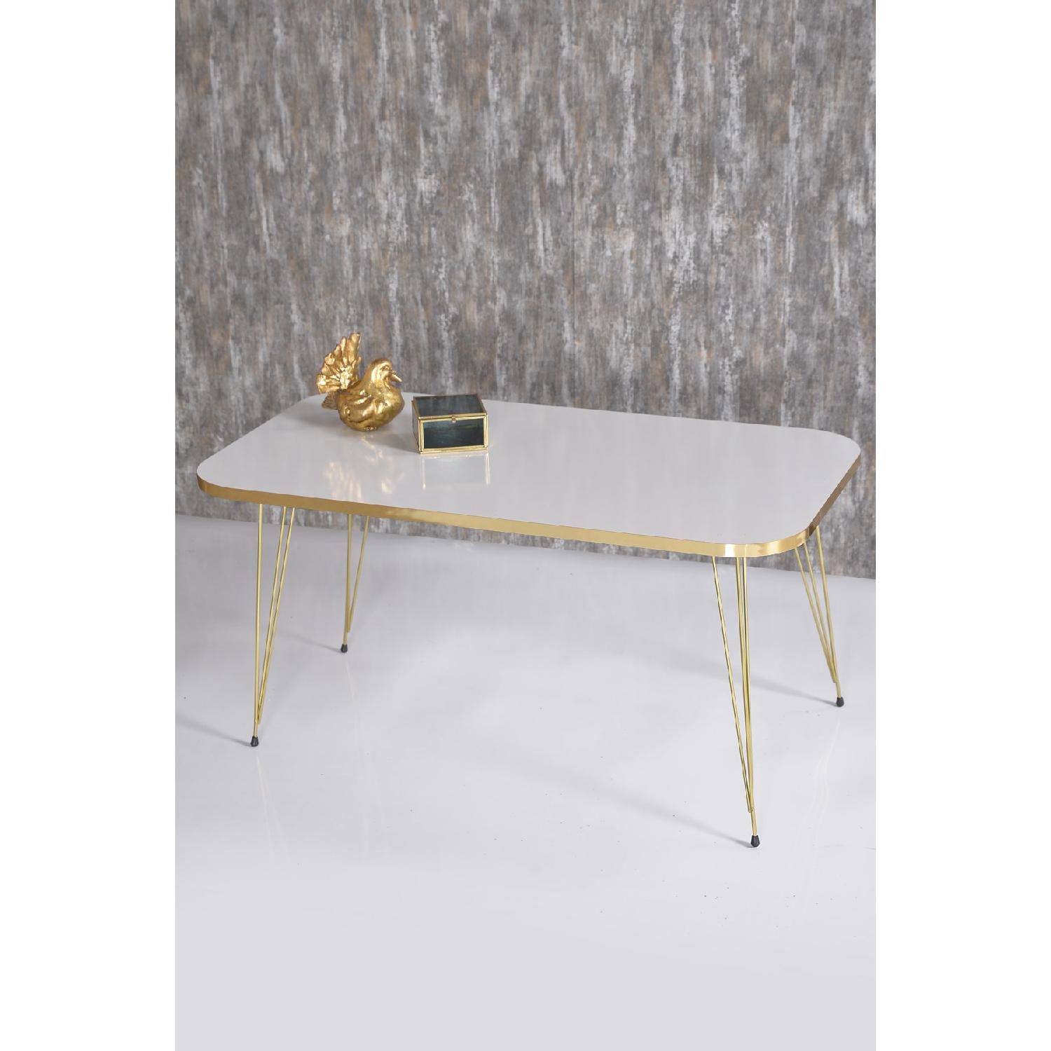 

Центральный стол Kr Gold White Wire