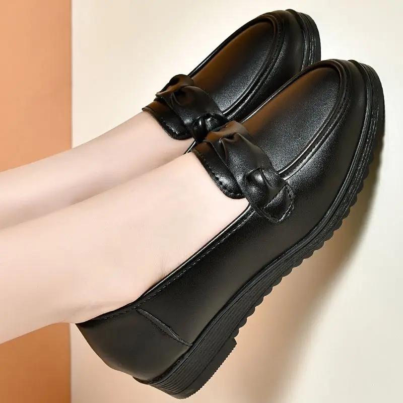 Low Heel Elegant Ladies Pumps Women's Shoes Round Toe Moccasins Chic Point Luxury Brand Summer 2025 On Offer Fashion Slip Sale
