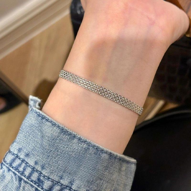 

Fashionable and Individualistic Chain High-end Style Women s Light Luxury Jewelry - Exquisite and Versatile Bracelet срібний