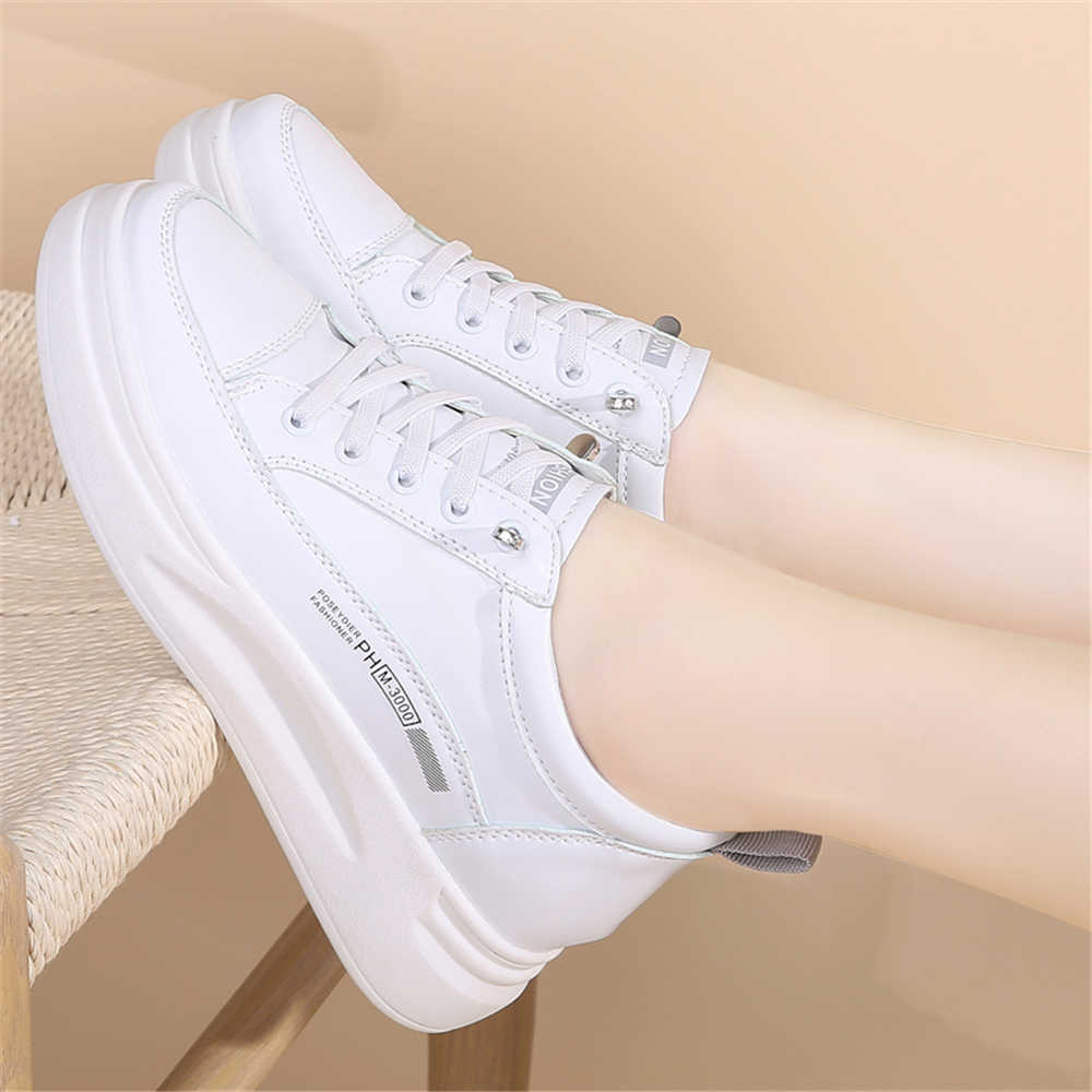 Fashion Round Tip Flat Sole Shoes Summer Women Running Hiphop Sneakers Novelties Sports Low Cost New Lowest Price Obuv New Season