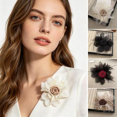 Spilla da Donna Filo a Rete Piuma Fiore di Rosa Decorazione Sciarpa Spilla Decorativa da Risvolto Colletti Cappelli Borse Cappotti Sciarpe Decorazione Borsa