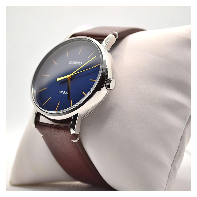 Casio STANDARD series fashion trend business retro classic pointer large dial waterproof quartz watch quartz movement leather strap MTP-E171L-2EVDF
