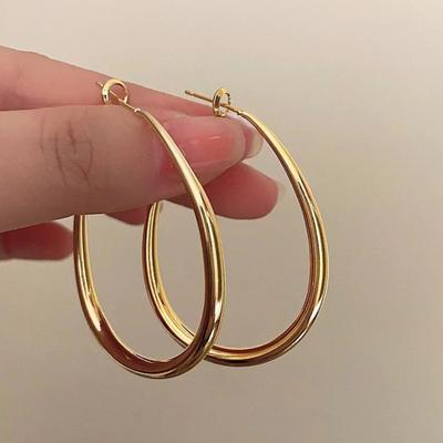1 Pair Women Ear Hoop Exaggerated Style Large Hoop Earrings Smooth Surface Solid Color Lightweight Hanging Earrings Club Party Ear Jewelry