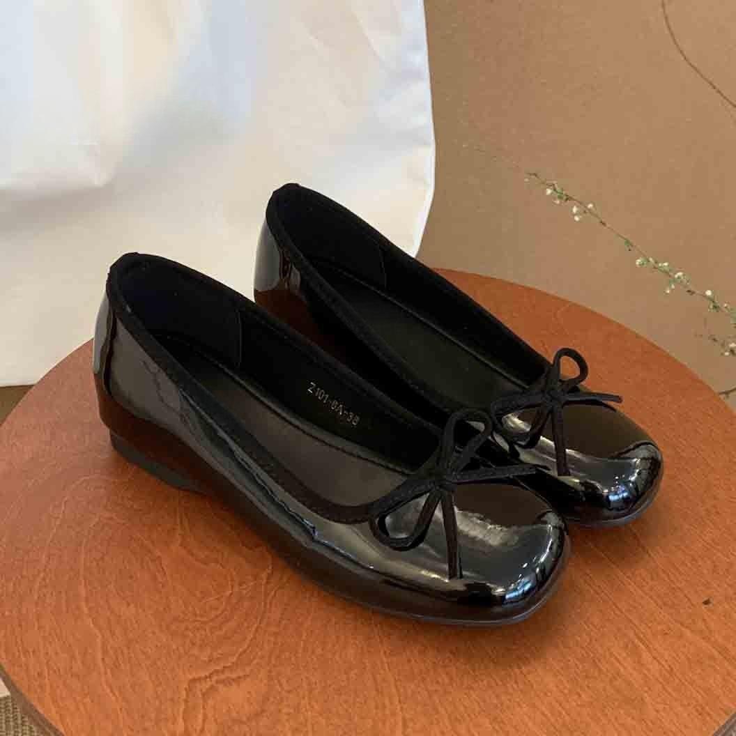 

Внутренний увеличивающий высоту бант красный свет рот одинарная обувь женская 2025 весна новая французский нежный темперамент офисная женская обувь 35