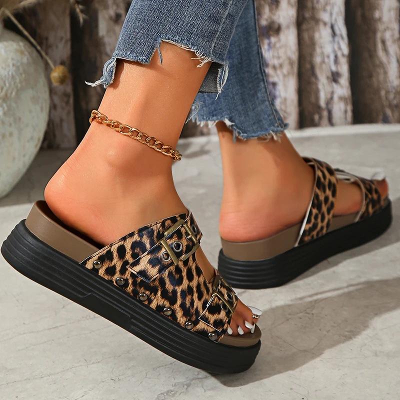Fashion New Leopard Double Buckle Sandal for Woman Fashion 2025 Med Heel Flat Sandals Women Summer Non Slip Platform Sandal Female