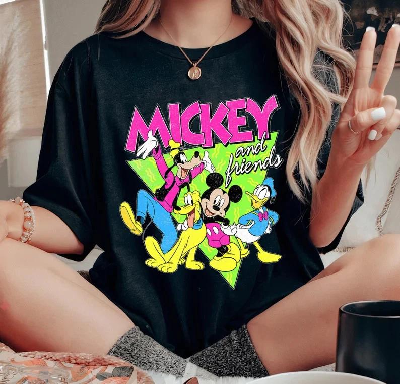 Mickey And Friends Group T Shirt Unisex S