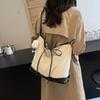 Women's New Trendy and Simple Tote Bag Niche Underarm Large-capacity Portable Shoulder Bag