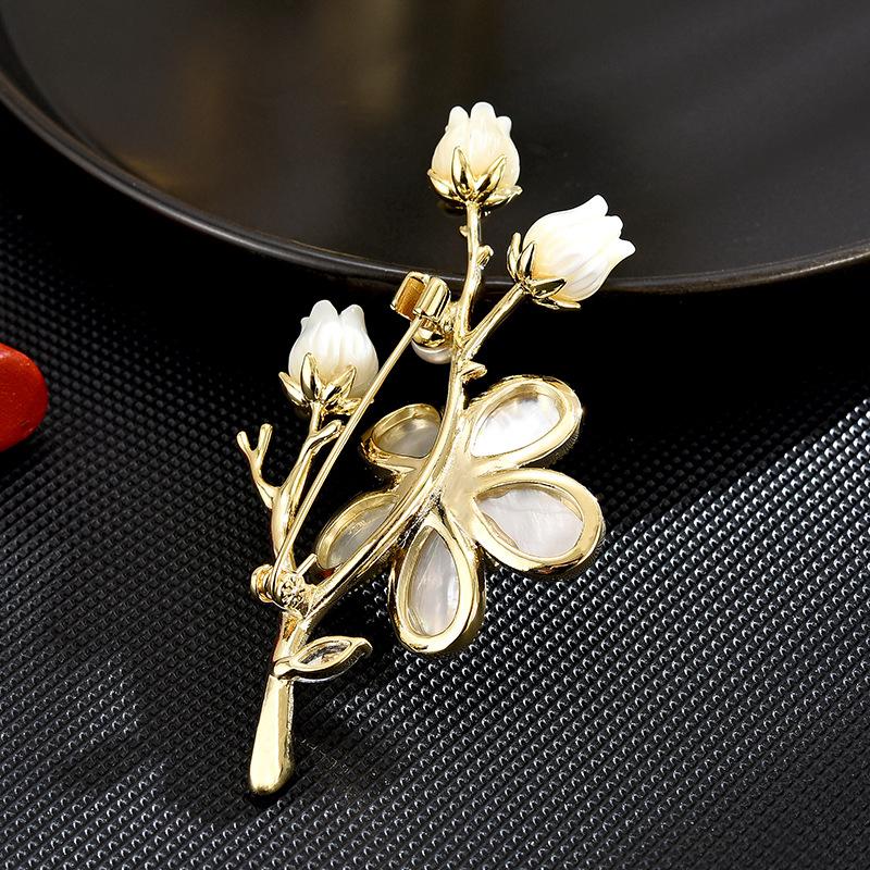 High-end fresh fritillary flower brooch freshwater pearl micro-inlaid zircon suit coat women's exquisite pin accessories