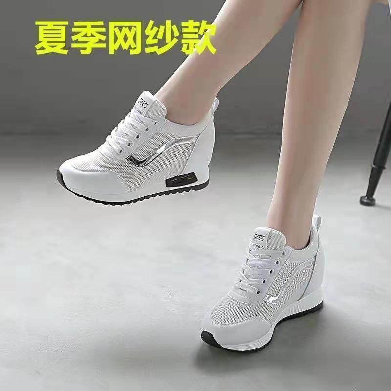 Herbst und Winter neue Damenschuhe mit innerer Erhöhung Koreanische Version vielseitige kleine weiße Schuhe dünne Einzelschuhe Freizeitreise Sport
