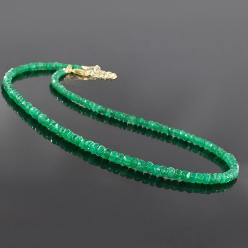 Collana regolabile con perline rotonde in pietra verde alla moda per donna