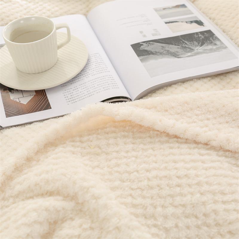 Blanket Blanket Coral Fleece Blanket Winter Solid Color Flannel Pineapple Plaid Blanket Cross-border Sofa Blanket Car Lunch Break Blanket