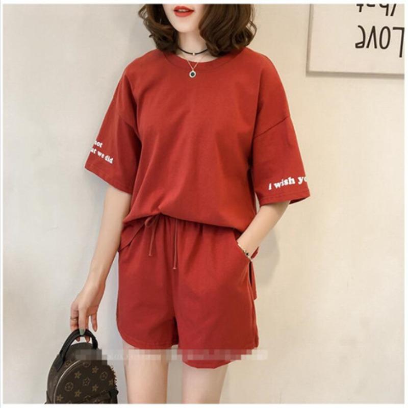 

Sporty Fashion Set - Women s Short Pants with Short-sleeved T-shirt, Two-piece, Loose Fit XXXL