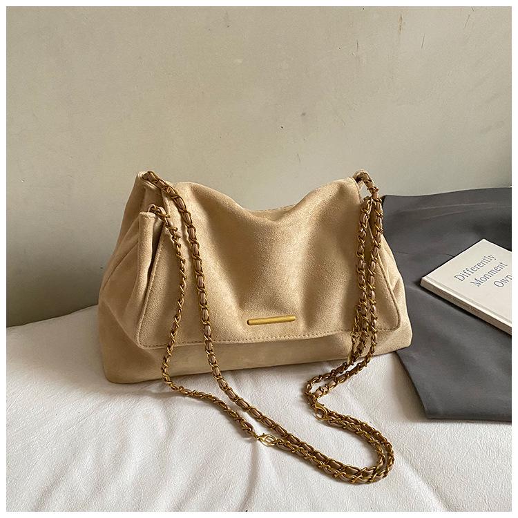 

Жіноча ретро замшева сумка кросбоді під пахву - Універсальна, містка сумка на плече хакі