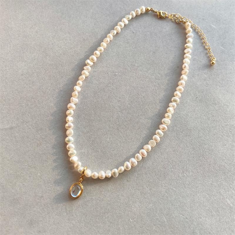 

Guan Xiaotong Baroque Pearl & Moonstone Clavicle Chain Choker for Women
