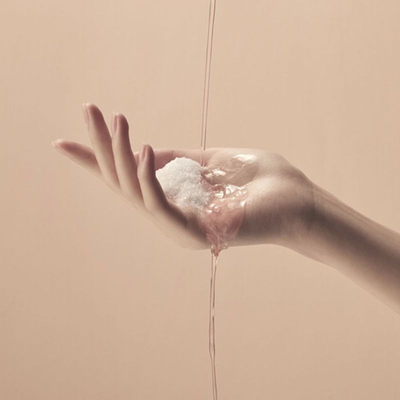 Salty Scrub Floral Shower (320g)