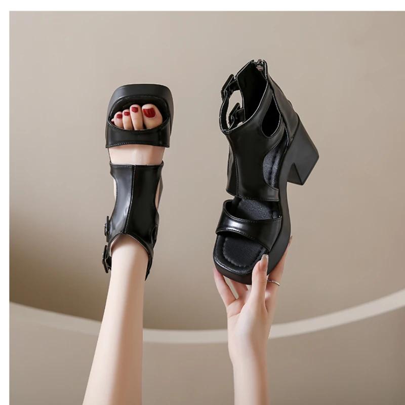 Fashion Europe and America Retro Platform High Heels Women 2024 New Summer Fashion Belt Buckle Open Toe Waterproof Platform Sandals