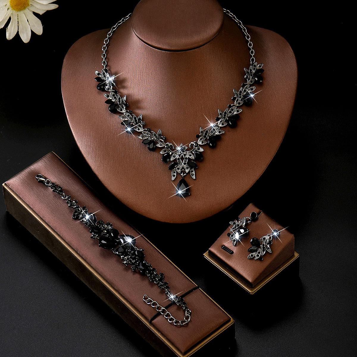 

2026 Leaf Diamond Rhinestone Necklace Earrings Three-piece Wedding Jewelry Bridal Dress Accessories 45CM