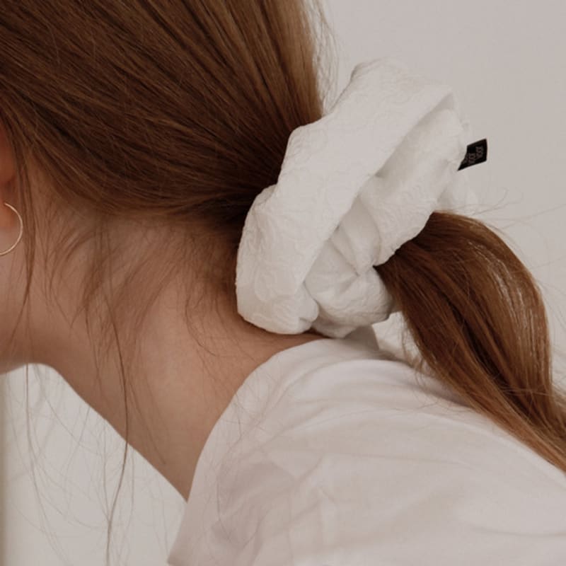 Voor Flower Jacquard Scrunchie_Large_White