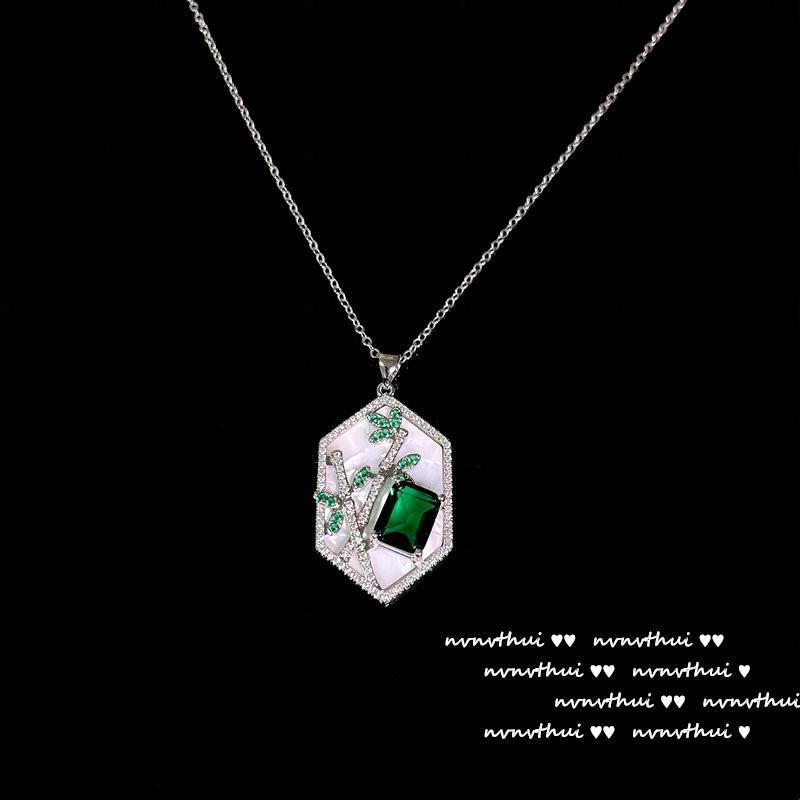 Alice Rainbow Gem Gourd Necklace, Roman Baroque, Fritillary Engraved Treasure Fan Zircon Necklace