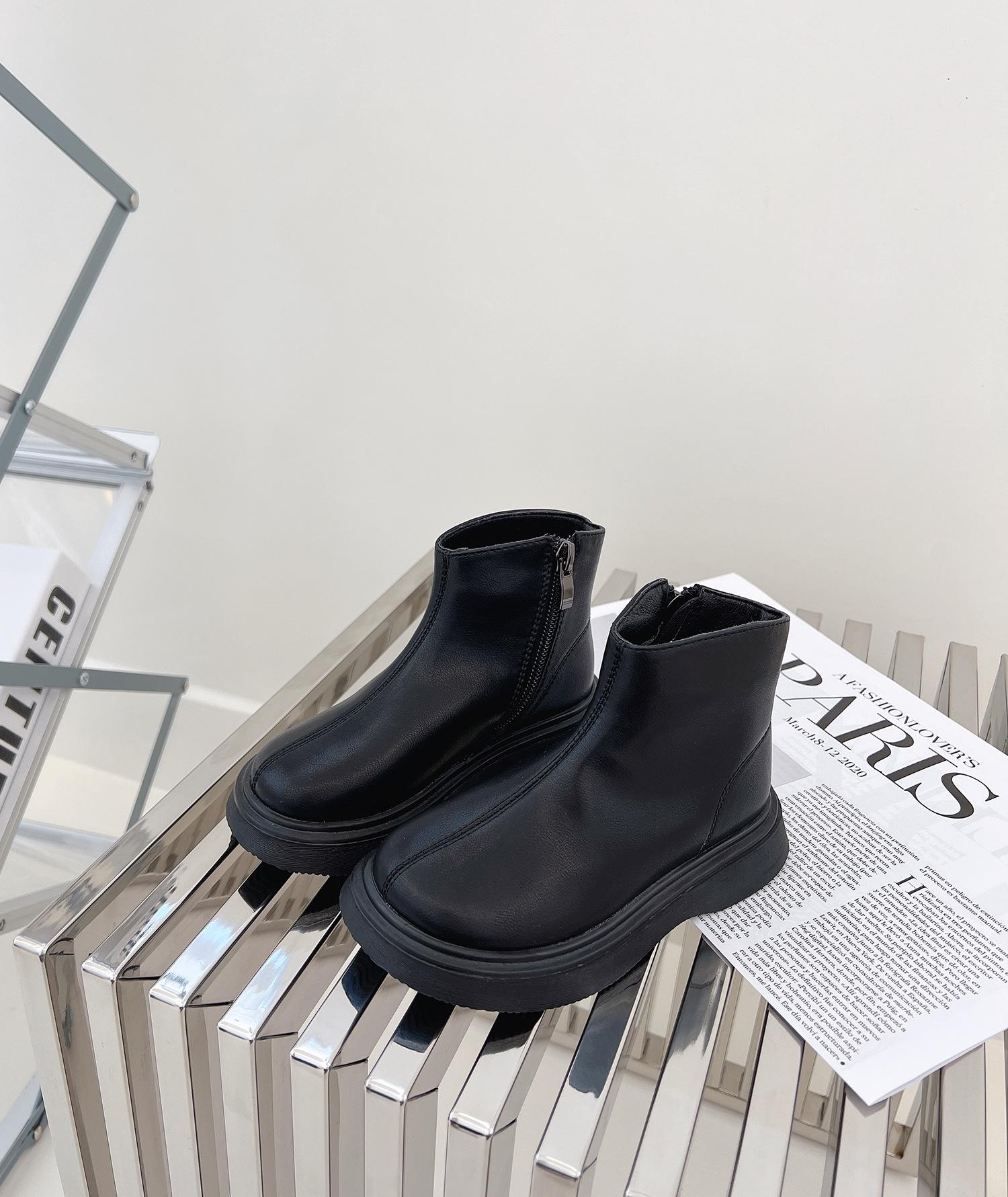 

Сапоги для детей Classmate Осень и зима Новые простые модные сапоги для девочек Короткие сапоги для мальчиков Одинарные сапоги 30 чёрный