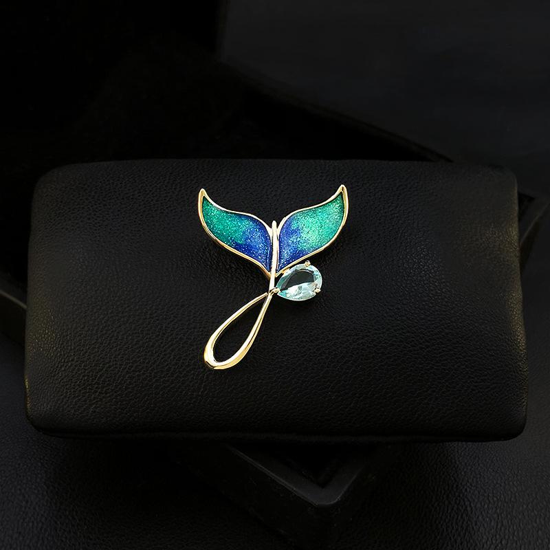 Elegant Alloy Brooch: Premium Niche Women's Versatile Corsage for Coats and Suits
