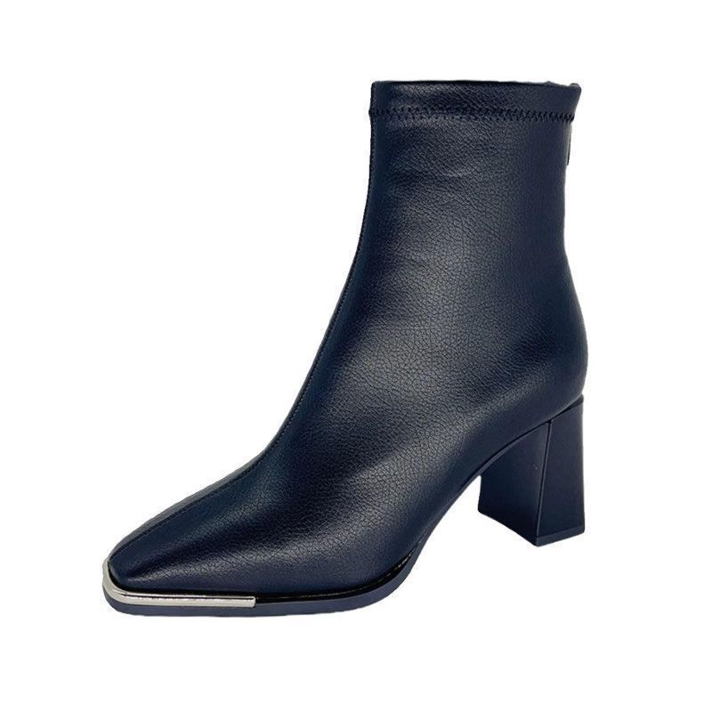 Internet celebrity high heel French short boots women's autumn and winter 2025 new temperament commuter black rear zipper fashion thin boots