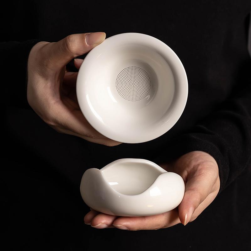 Sheep Fat Jade White Porcelain Tea Strainer Ceramic Tea Filter Screen White Deer Integrated Filter Tea Ceremony Accessories
