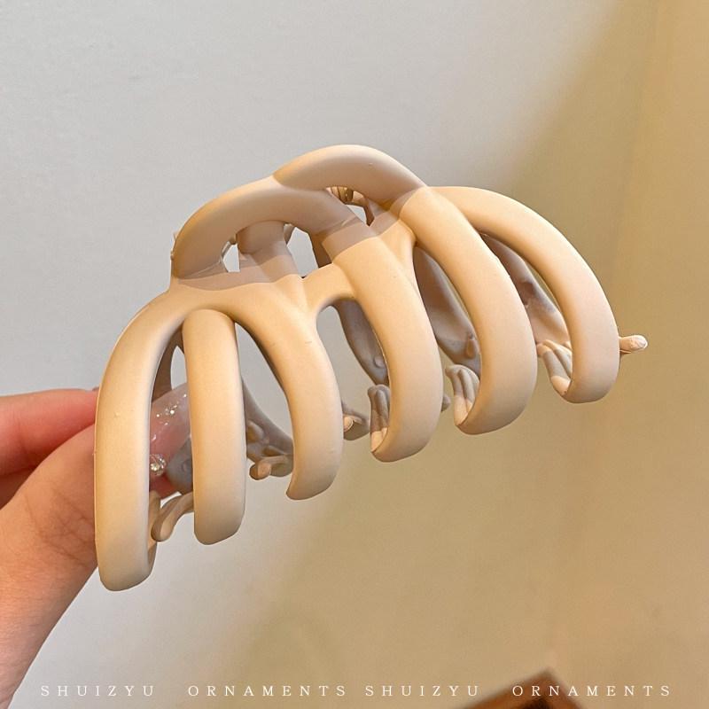 Elegant Large Hair Claw Clip for Thick Hair - High-End Korean Updo Shark Clip