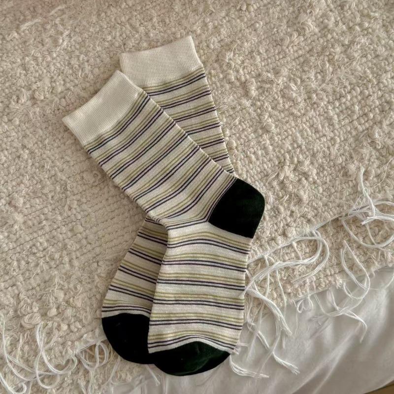 Female Spring and Autumn Retro Color Stripe Movement In The Tube Pile Pile Cotton Socks