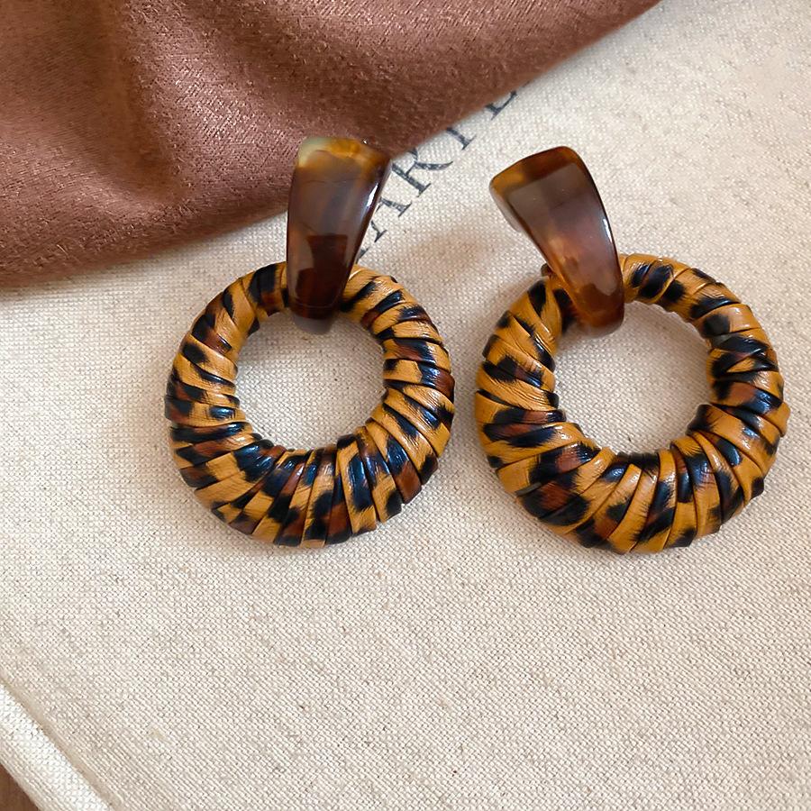European and American retro autumn and winter geometric leather leopard print earrings light luxury stud earrings personality temperament earrings