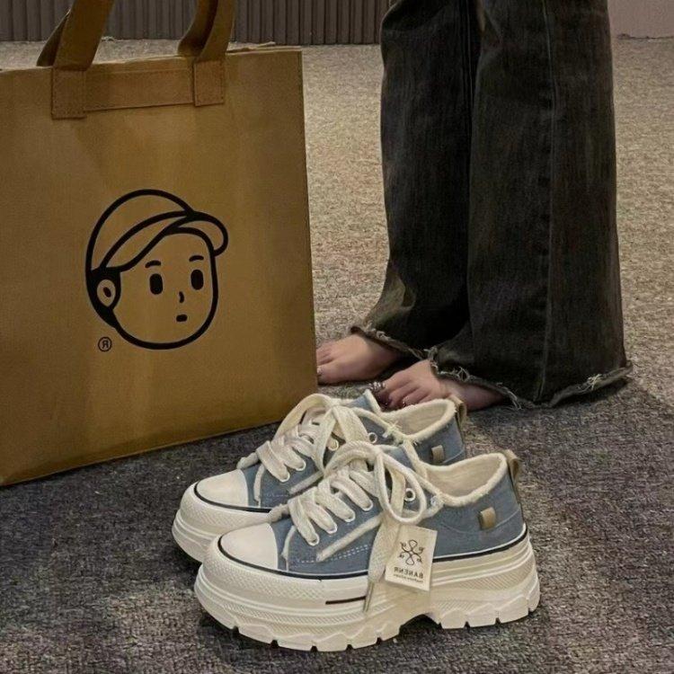 

Platform muffin canvas shoes women s 2024 autumn and winter new fashion student white shoes versatile height increase contrasting board shoes women 40 світло-синій колір