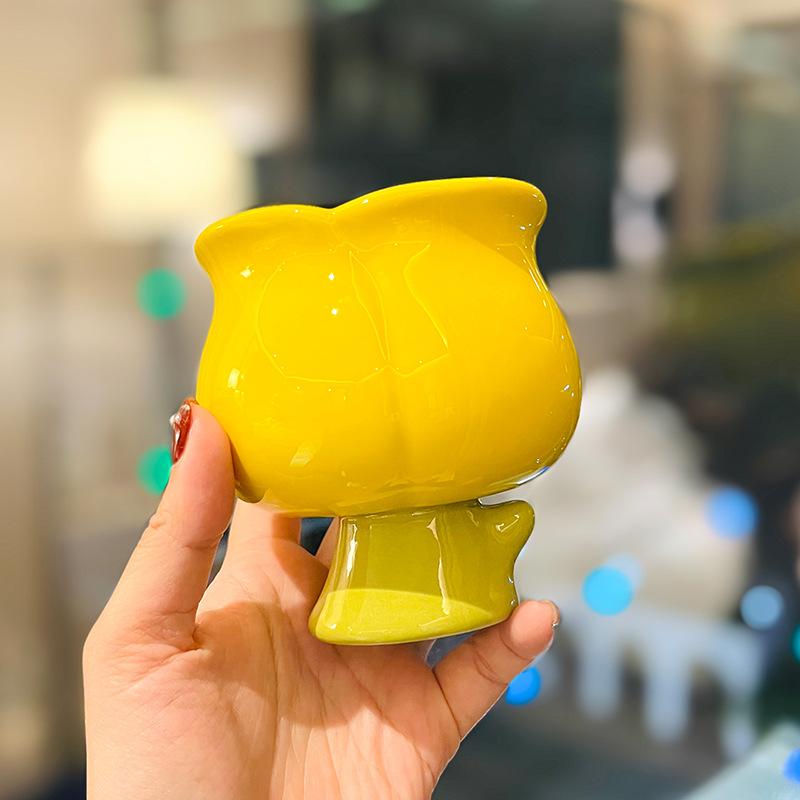 

Красивая керамическая чашка для воды цвета персика с тюльпанами и ложкой. Милая девичья чашка для мороженого, десерта. Высокая кружка. t 280ml