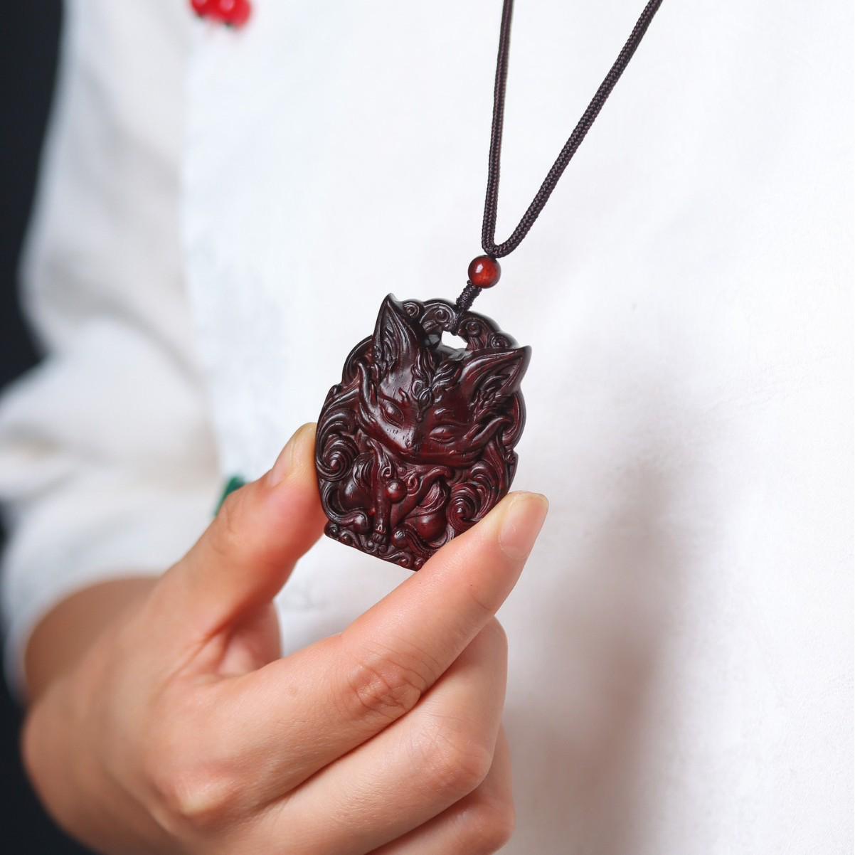 Chinese Style Small Red Sandalwood Nine-Tailed Fox Pendant Necklace