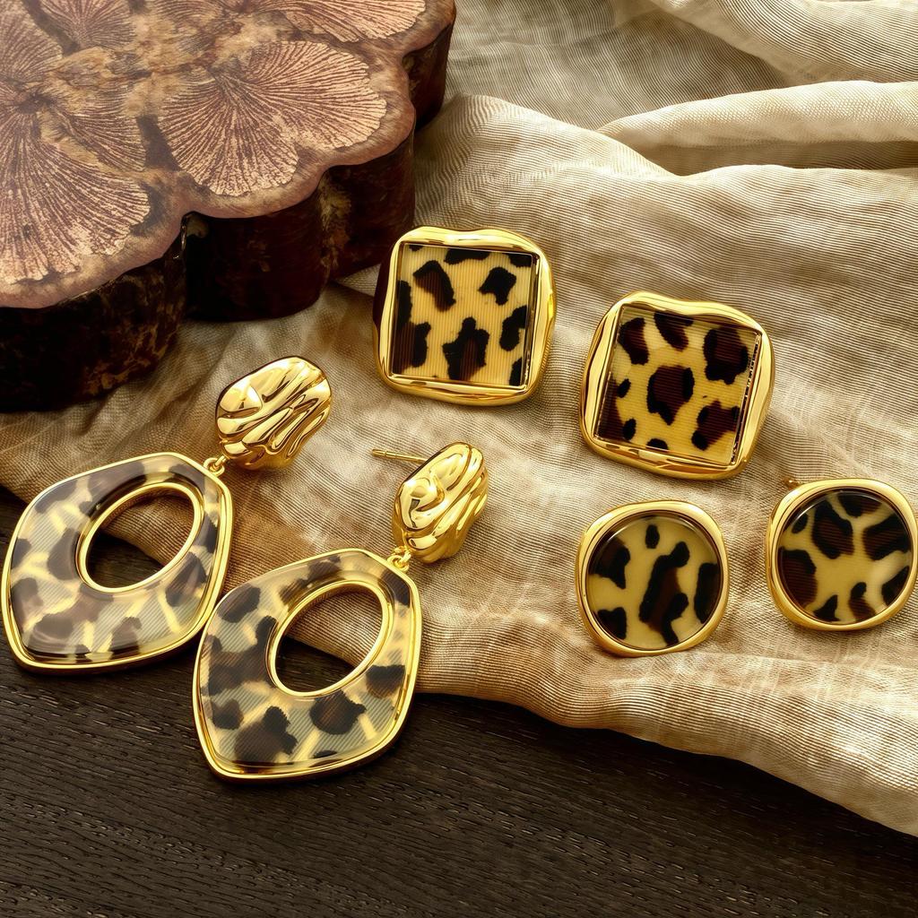 Exquisite Diamond Leopard Print Circle Earrings: Light Luxury, Fashionable, High-End Dangle Jewelry for Women