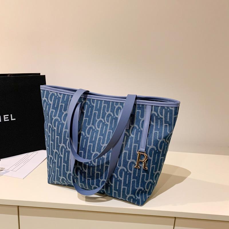 New large-capacity women's go-out versatile fashion commuter bag women's bag