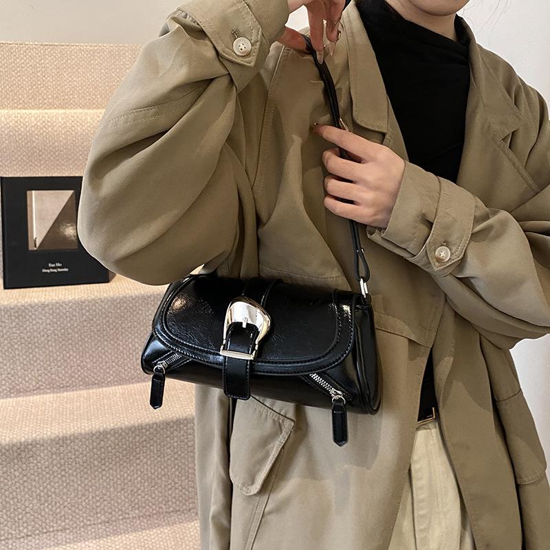 

High Street Style Belt Buckle Shoulder Small Square Bag Fashion Soft Leather Sweet and Spicy Underarm Bag Premium Messenger Women s Bag 26.5*6*13 чёрный