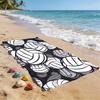 Serviette de plage imprimée Volley-ball mignon sur toute la surface Thème Sportif Serviette sans sable Légère pour Jeux de Plage Gym Yoga Voyage d'Été
