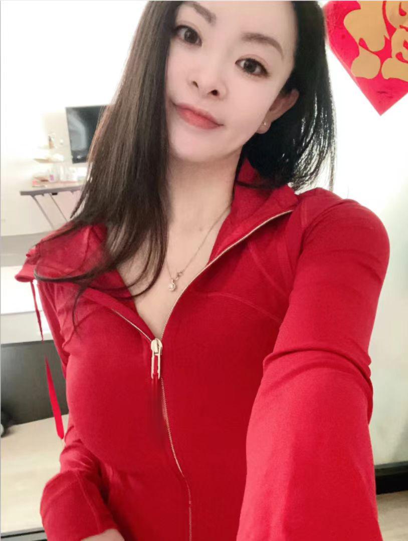 

Женская спортивная куртка-худи SWIFT SPEED приталенного кроя с принтом M Size 4