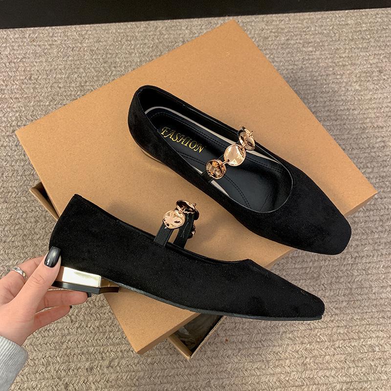 

Fashion temperament French small fragrant wind light mouth thick heel single shoes women s 2025 new spring and autumn square head retro Mary Jane sho 35 чёрный