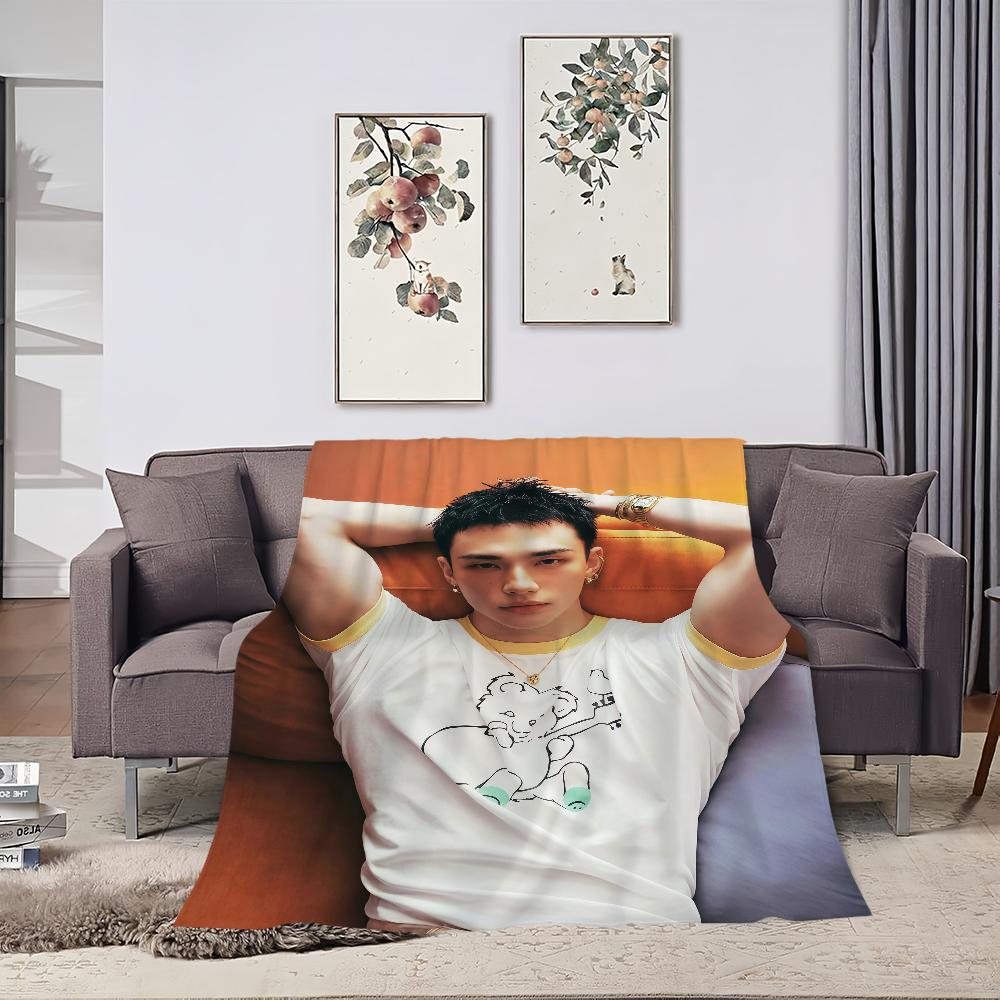 Hot Kpop H-Hyunjin Singer Blanket Blanket for Couch Sofa Travel Home Picni Flannel Blanket birthday gift Warm Comfortable